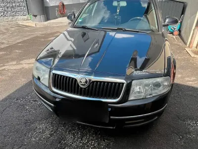 Gebraucht Skoda Superb 140 PS (102 kW) 2007 Schwarz Limousine