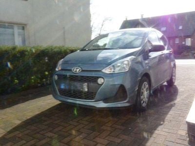 Gebraucht Hyundai i10 GO! 67 PS (49 kW) 2017 Blau Kleinwagen