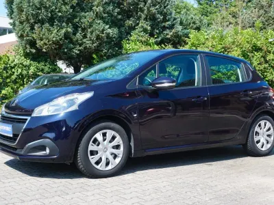 Gebraucht Peugeot 208 Active 82 PS (60 kW) 2017 Blau Kleinwagen