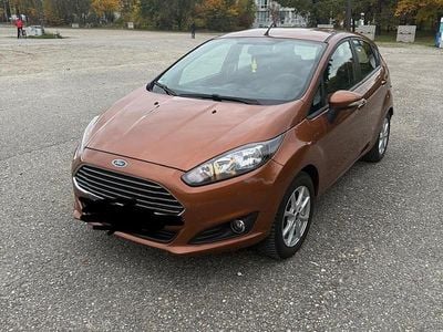 Braun Gebraucht 2013 Ford Fiesta Kleinwagen | 3.200 €