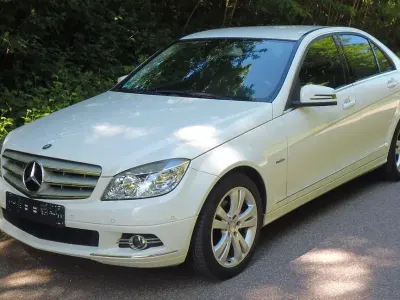 Gebraucht Mercedes C180 Avantgarde 156 PS (114 kW) 2009 Weiß Limousine