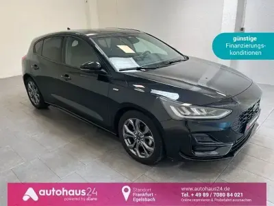 Gebraucht Ford Focus ST-Line 125 PS (91 kW) 2023 Schwarz Limousine