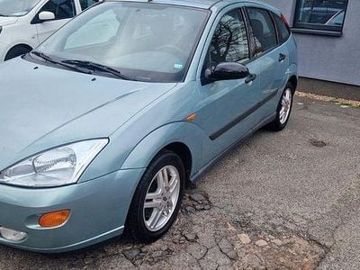 Gebraucht Ford Focus Trend 116 PS (85 kW) 1998 Grün Limousine