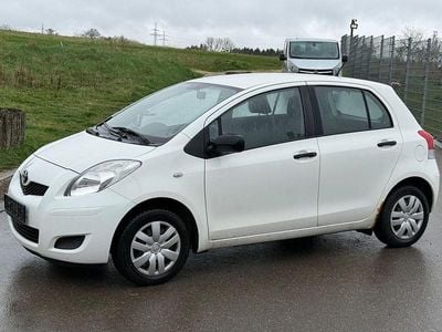 Usata Toyota Yaris 69 CV (50 kW) 2011 Bianco Utilitaria