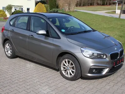 Gebraucht BMW 218 Active Tourer 150 PS (110 kW) 2017 Silber Van / Kleinbus