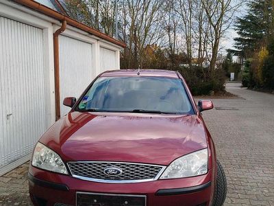 Gebraucht Ford Mondeo Ambiente 110 PS (80 kW) 2005 Rot Limousine
