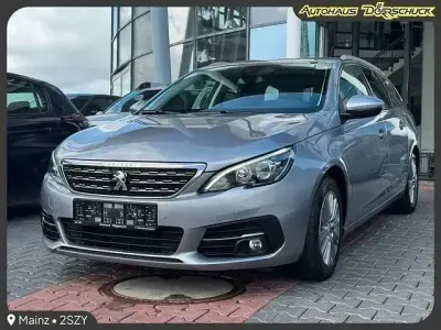 Gebraucht Peugeot 308 SW Allure 131 PS (96 kW) 2021 Grau Kombi