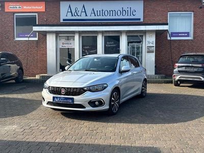 Usado Fiat Tipo Lounge 120 HP (88 kW) 2016 Prateado Sedan