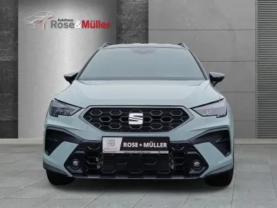 Neu Seat Arona 116 PS (85 kW) 2026 Grau SUV