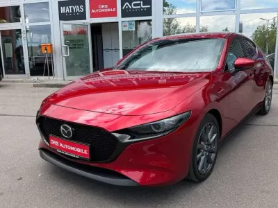 Używany Mazda 3 Selection 179 KM (131 kW) 2023 Czerwony Sedan/Limuzyna