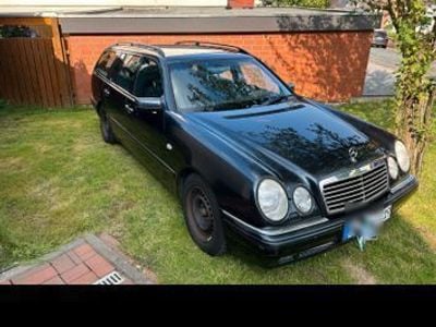 Mercedes E240