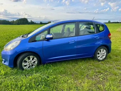 Używany Honda Jazz Comfort 99 KM (72 kW) 2011 Niebieski Hatchback