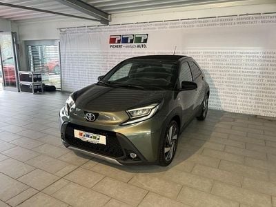 Gebraucht Toyota Aygo X X-plore 72 PS (52 kW) 2023 Cardamon green metallic/ night sky black SUV