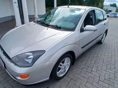 Gebraucht Ford Focus Futura 75 PS (55 kW) 2000 Silber Kleinwagen