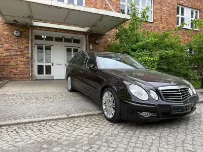 Gebraucht Mercedes E350 Avantgarde 272 PS (200 kW) 2008 Schwarz Limousine