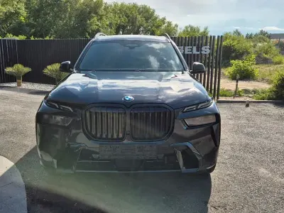 Gebraucht BMW X7 M Sport 352 PS (258 kW) 2024 Schwarz SUV