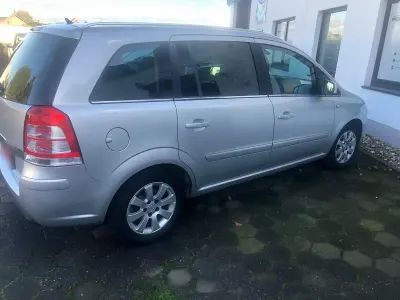 Gebraucht Opel Corsa 140 PS (102 kW) 2010 Silber Kleinwagen