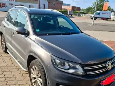 Gebraucht VW Tiguan Sportline 179 PS (131 kW) 2011 Grau SUV