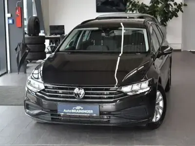 Gebraucht VW Passat 150 PS (110 kW) 2023 Grau Kombi