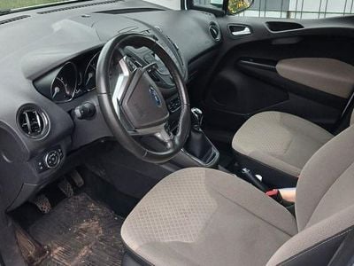 Gebraucht Ford Tourneo Courier Titanium 101 PS (74 kW) 2016 Weiß Van / Kleinbus