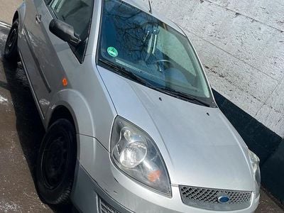 Brugt Ford Fiesta 60 HK (44 kW) 2006 Sølv Hatchback