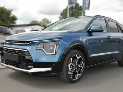 Używany Kia Niro Spirit 180 KM (132 kW) 2025 Niebieski SUV