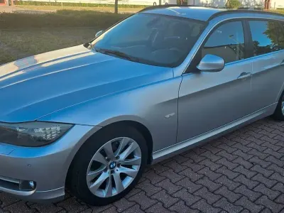 Gebraucht BMW 320 184 PS (135 kW) 2011 Silber Kombi