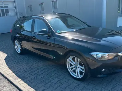 Gebraucht BMW 320 143 PS (105 kW) 2013 Schwarz Limousine