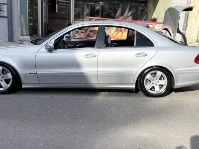 Gebraucht Mercedes E270 Avantgarde 170 PS (125 kW) 2004 Silber Limousine