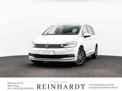 Gebraucht VW Touran Highline 150 PS (110 kW) 2023 Pure white Van / Kleinbus