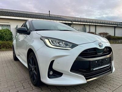 Gebraucht Toyota Yaris Hybrid Style 92 PS (67 kW) 2023 Schwarz Limousine