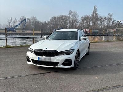 Gebraucht BMW 330 M Sport 286 PS (210 kW) 2022 Weiß Kombi