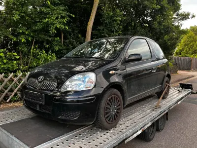 Gebraucht Toyota Yaris 65 PS (47 kW) 2003 Schwarz Kleinwagen