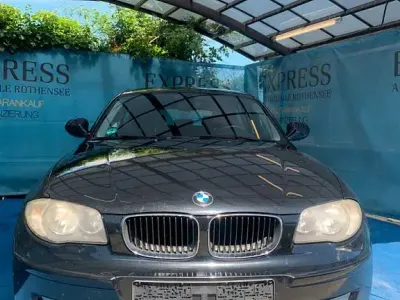Gebraucht BMW 116 116 PS (85 kW) 2010 Schwarz Kleinwagen