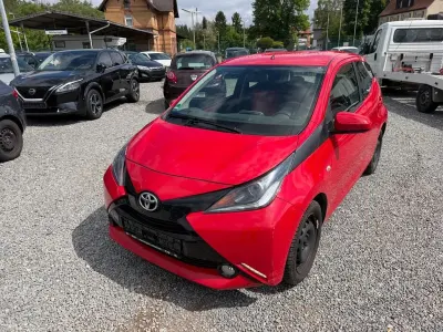 Gebraucht Toyota Aygo X-play 69 PS (50 kW) 2018 Super red v Kleinwagen