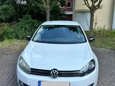 Gebraucht VW Golf VI Style 80 PS (58 kW) 2011 Weiß Limousine