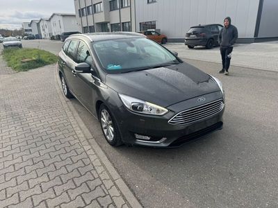 Usata Ford Focus Titanium 120 CV (88 kW) 2017 Grigio Station wagon