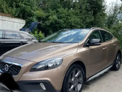 Gebraucht Volvo V40 CC 150 PS (110 kW) 2013 Braun Kombi