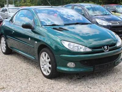 Gebraucht Peugeot 206 CC Roland Garros 109 PS (80 kW) 2003 Grün Cabrio