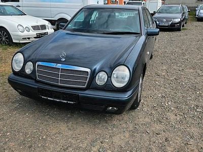 Mercedes E200