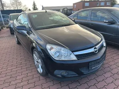 Brugt Opel Astra Cabriolet 140 HK (102 kW) 2008 Sort Cabriolet