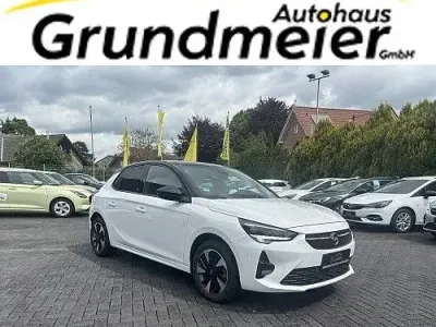 Używany Opel Corsa-e GS Line 100 kW (136 KM) 2022 Biały Hatchback