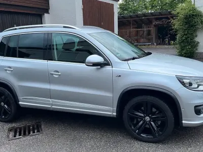 Second-hand VW Tiguan R-line 125 CP (91 kW) 2016 Argintiu SUV