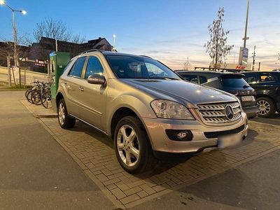Gebraucht Mercedes ML500 306 PS (225 kW) 2007 Andere farben SUV