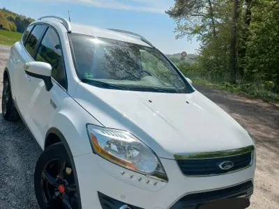 Gebraucht Ford Kuga 143 PS (105 kW) 2012 Weiß SUV