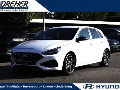Gebraucht Hyundai i30 GO! 120 PS (88 kW) 2023 Serenity white Limousine