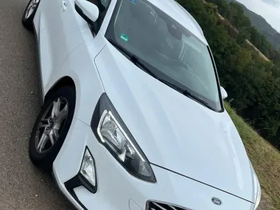 Gebraucht Ford Focus Cool & Connect 120 PS (88 kW) 2020 Weiß Kombi