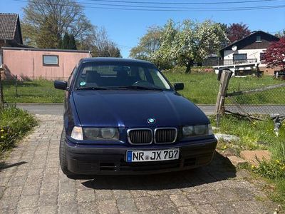 Second-hand BMW 318 Compact 140 CP (102 kW) 1996 Albastru Hatchback