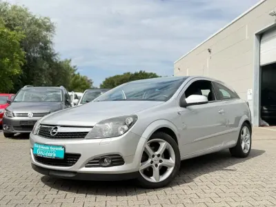 Gebraucht Opel Astra GTC Cosmo 140 PS (102 kW) 2008 Silber Coupé
