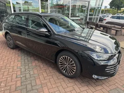 Neu VW Passat Elegance 150 PS (110 kW) 2026 Schwarz Kombi